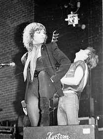 wpe5.jpg (9501 bytes)